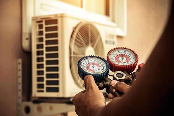 Professional Hvac Maintenance technician working in Helotes, TX